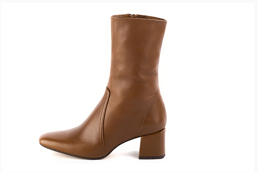Caramel brown women's ankle boots with a zip on the inside. Square toe. Medium block heels. Profile view - Florence KOOIJMAN